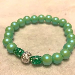 Jade colored beads bracelet